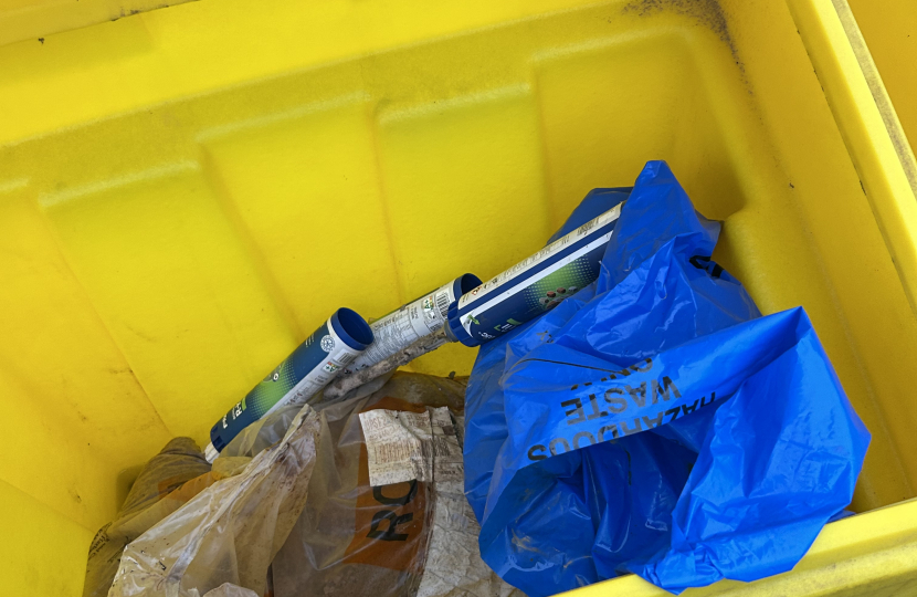 The second grit bin full of rubbish